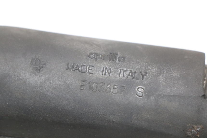 photo de SET ACHTERSTE VOETSTEUNEN APRILIA SCARABEO GT 125 (1999 - 2007) - Bevestigingspunten