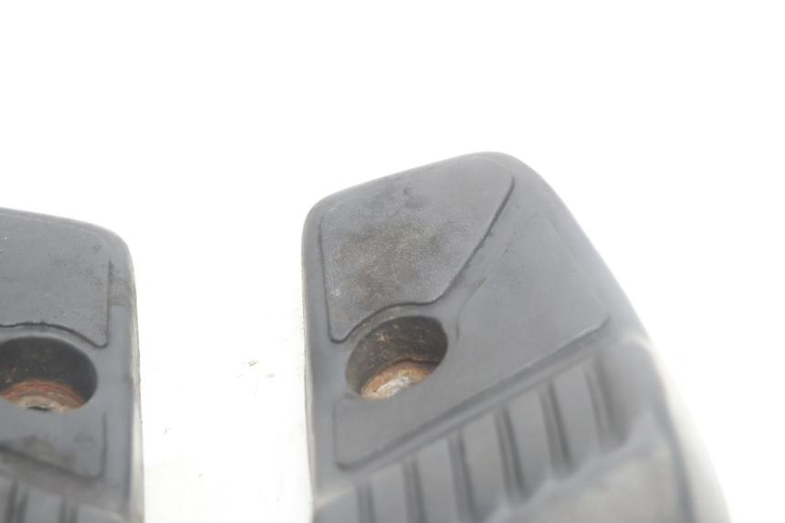 photo de SET ACHTERSTE VOETSTEUNEN HONDA SCV LEAD 100 (2003 - 2007) - Technische close-up