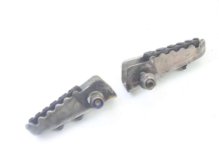 photo de SET ACHTERSTE VOETSTEUNEN DERBI SENDA SM DRD 50 (2008 - 2013) - Technische close-up