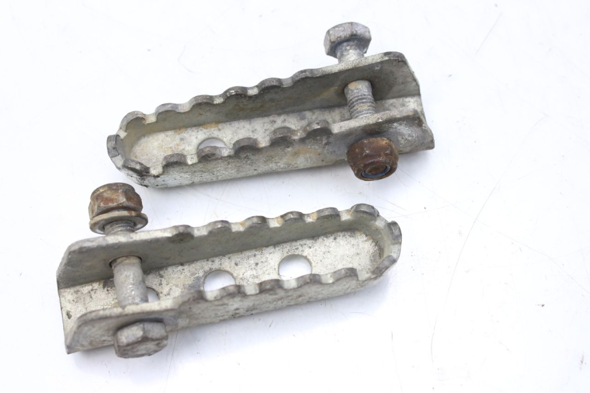 photo de SET ACHTERSTE VOETSTEUNEN GILERA SMT SUPERMOTARD 50 (2009 - 2017) - Hoofdaanzicht