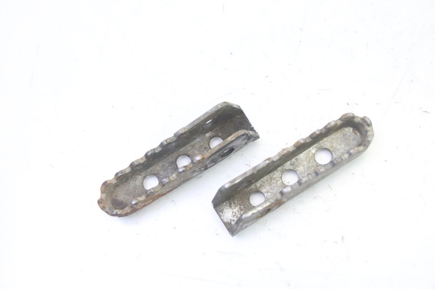 photo de SET ACHTERSTE VOETSTEUNEN GILERA SMT SUPERMOTARD 50 (2009 - 2017) - Detail van het onderdeel