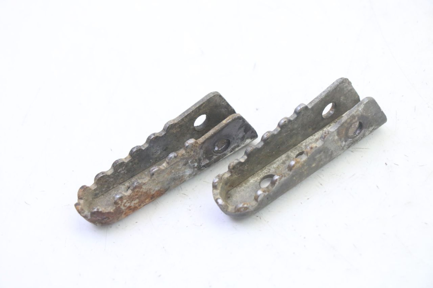 photo de SET ACHTERSTE VOETSTEUNEN GILERA SMT SUPERMOTARD 50 (2009 - 2017) - Zoom op gebruiksstaat