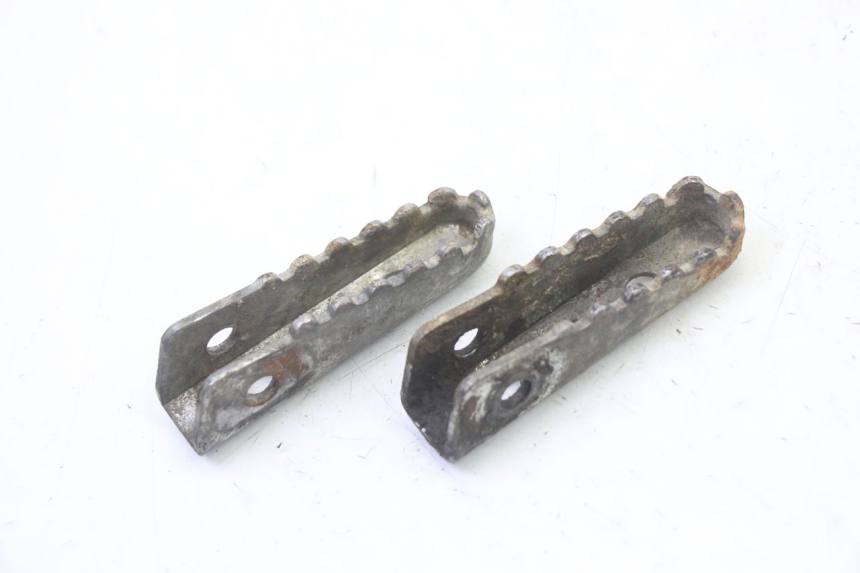 photo de SET ACHTERSTE VOETSTEUNEN GILERA SMT SUPERMOTARD 50 (2009 - 2017) - Andere kijkhoek