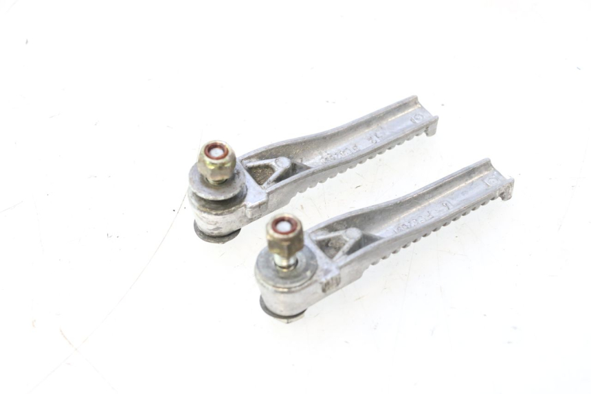 photo de SET ACHTERSTE VOETSTEUNEN PEUGEOT SPEEDFIGHT 2 AC 50 (2000 - 2009) - Detail van het onderdeel