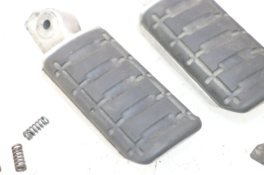 photo de PAAR ACHTERSTE VOETSTEUNEN HONDA ST PAN EUROPEAN 1100 (1990 - 2002) - Gecontroleerd onderdeel