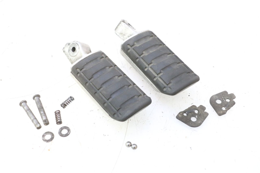 photo de PAAR ACHTERSTE VOETSTEUNEN HONDA ST PAN EUROPEAN 1100 (1990 - 2002) - Markeringen en referenties