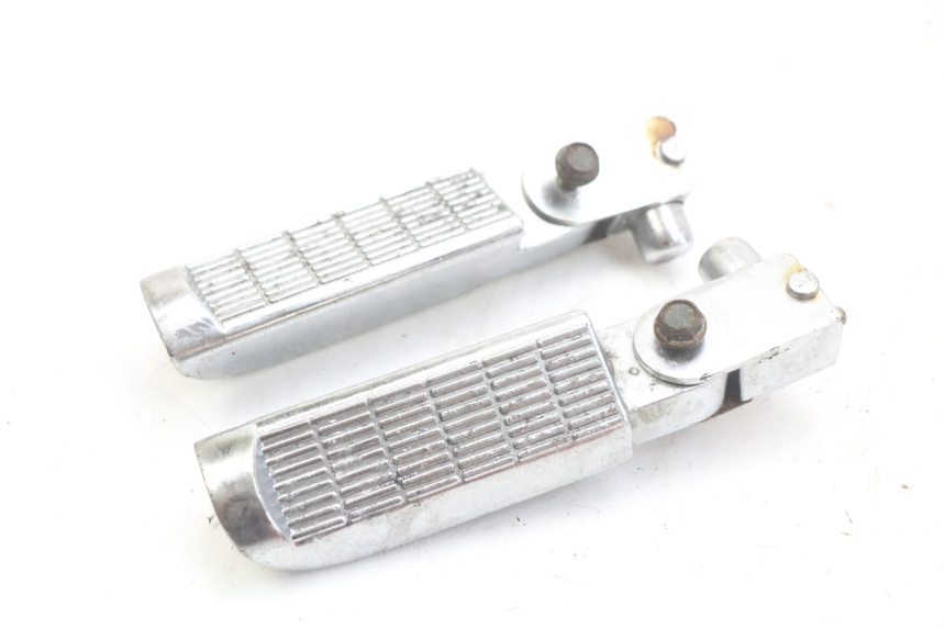 photo de SET ACHTERSTE VOETSTEUNEN RAZZO STEED 125 (2012 - 2018) - Hoofdaanzicht