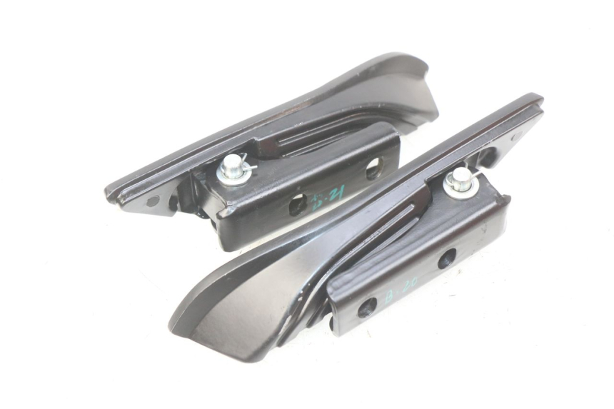 photo de SET ACHTERSTE VOETSTEUNEN APRILIA SXR 50 (2021 - 2023) - Hoofdaanzicht