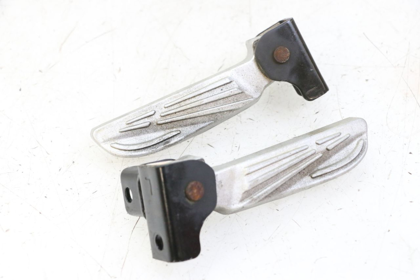 photo de SET ACHTERSTE VOETSTEUNEN SYM FIDDLE 3 III 50 (2014 - 2020) - Andere kijkhoek