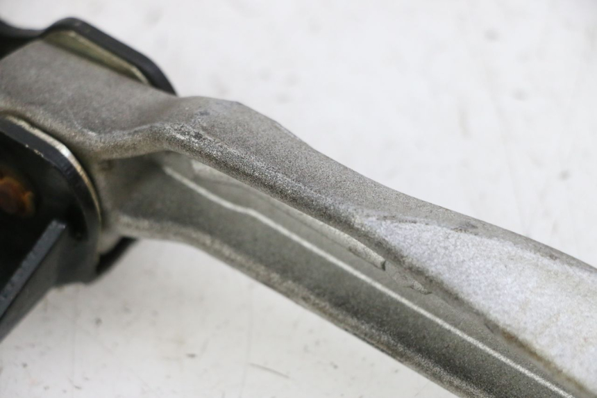 photo de SET ACHTERSTE VOETSTEUNEN SYM FIDDLE 3 III 50 (2014 - 2020) - Bevestigingspunten