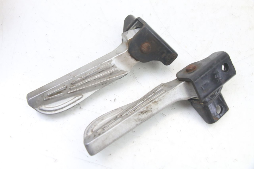 photo de SET ACHTERSTE VOETSTEUNEN SYM JET 14 4T 50 (2018 - 2022) - Zoom op gebruiksstaat