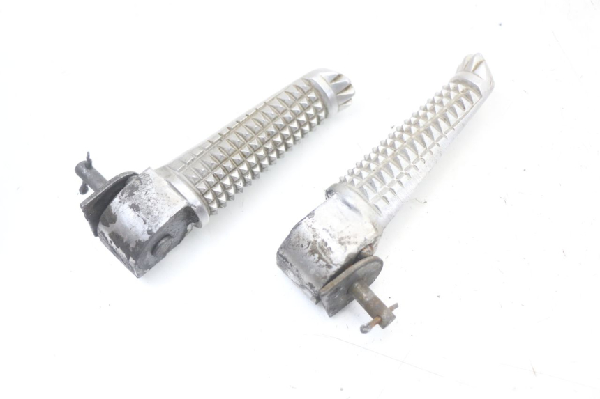 photo de SET ACHTERSTE VOETSTEUNEN YAMAHA TDR DELTABOX 125 (1997 - 2003) - Zoom op gebruiksstaat