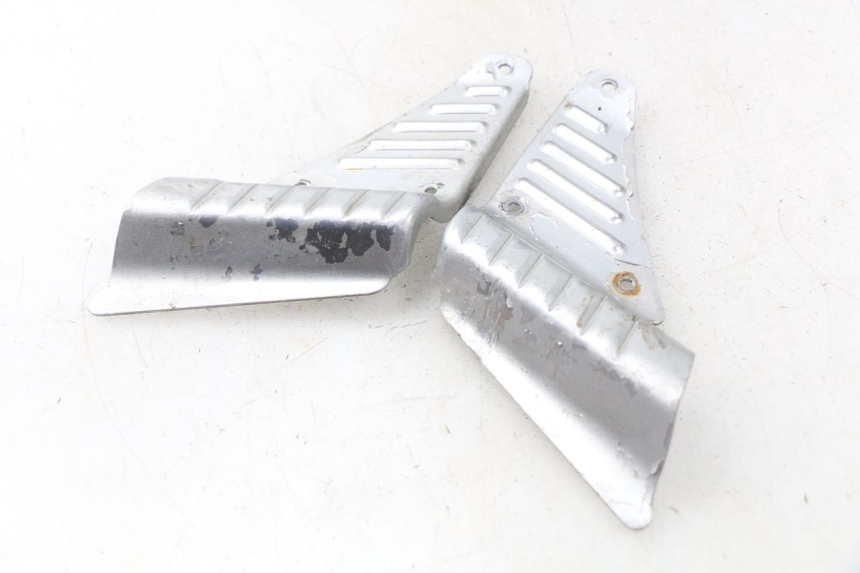 photo de SET ACHTERSTE VOETSTEUNEN BAOTIAN TRAVEL SPIRIT 50 (2010 - 2012) - Zoom op gebruiksstaat