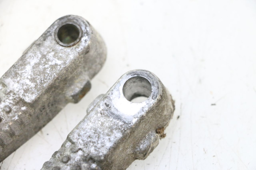 photo de SET ACHTERSTE VOETSTEUNEN PEUGEOT TREKKER 50 (1995 - 2004) - Andere kijkhoek