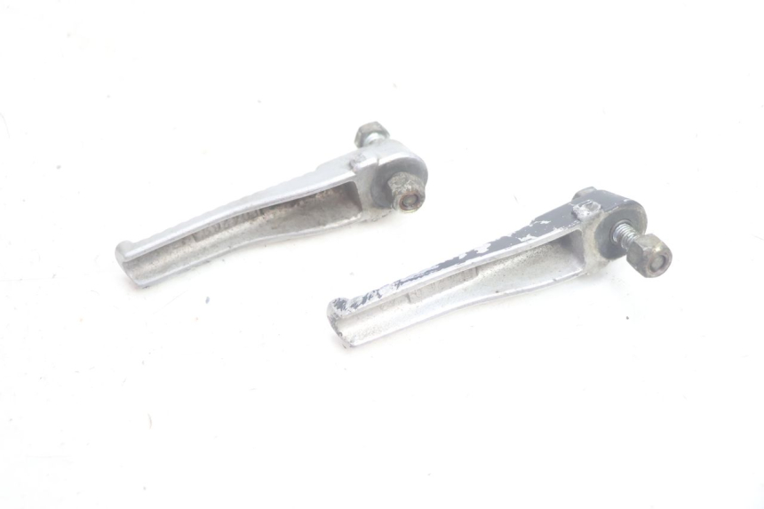 photo de SET ACHTERSTE VOETSTEUNEN PEUGEOT TREKKER 50 (1995 - 2004) - Zoom op gebruiksstaat