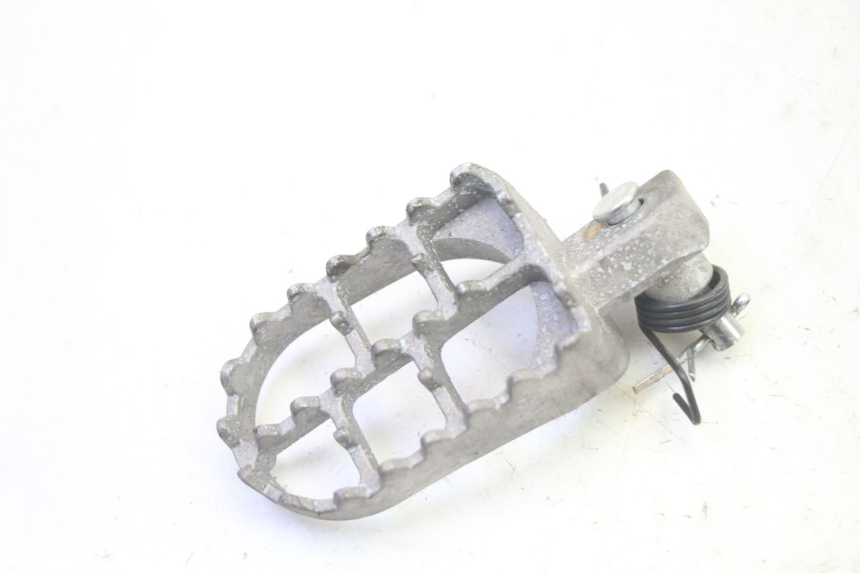 photo de SET ACHTERSTE VOETSTEUNEN YAMAHA TTR 125 (2000 - 2020) - Detail van het onderdeel