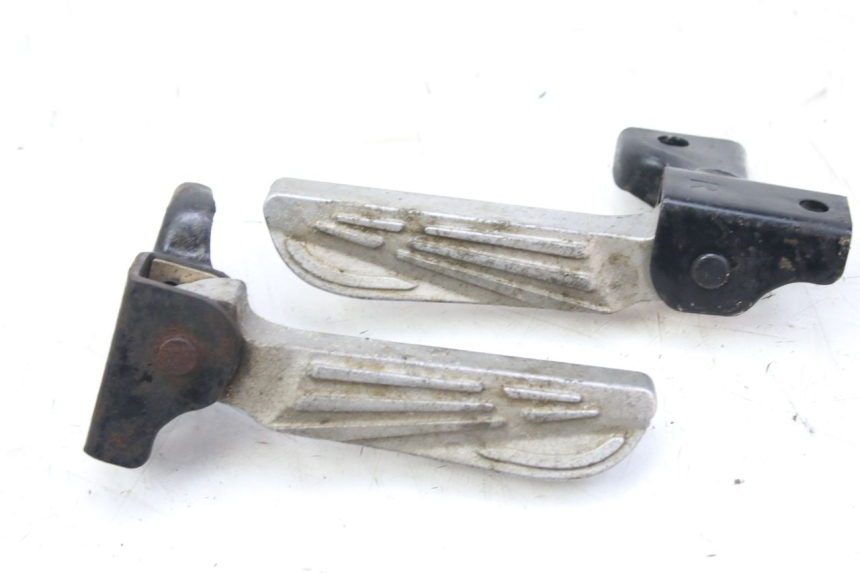 photo de SET ACHTERSTE VOETSTEUNEN PEUGEOT TWEET 4T 50 (2010 - 2014) - Hoofdaanzicht