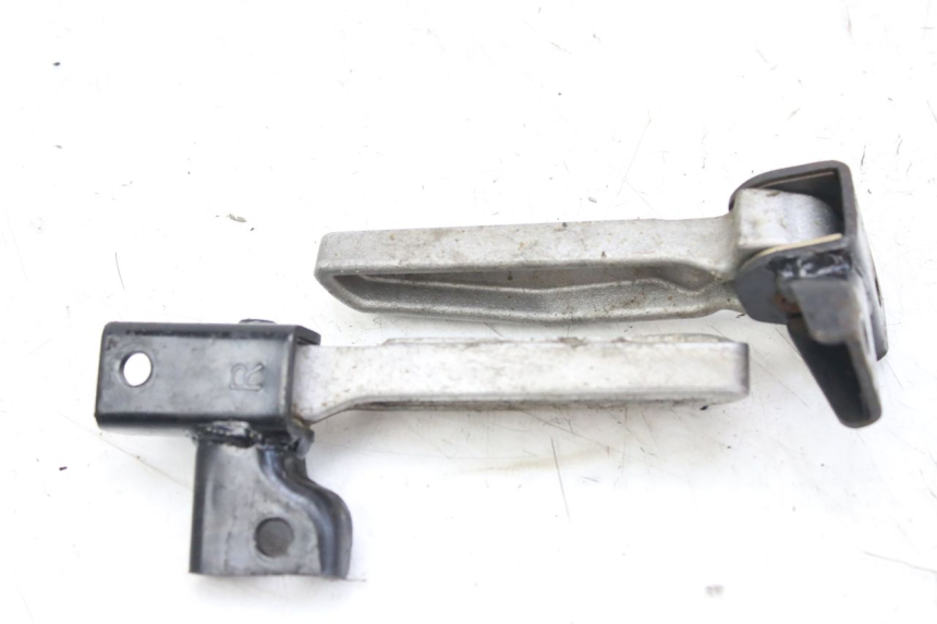 photo de SET ACHTERSTE VOETSTEUNEN PEUGEOT TWEET 4T 50 (2010 - 2014) - Andere kijkhoek