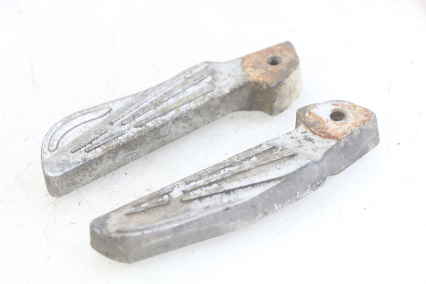 photo de SET ACHTERSTE VOETSTEUNEN PEUGEOT TWEET 4T 50 (2010 - 2014) - Andere kijkhoek