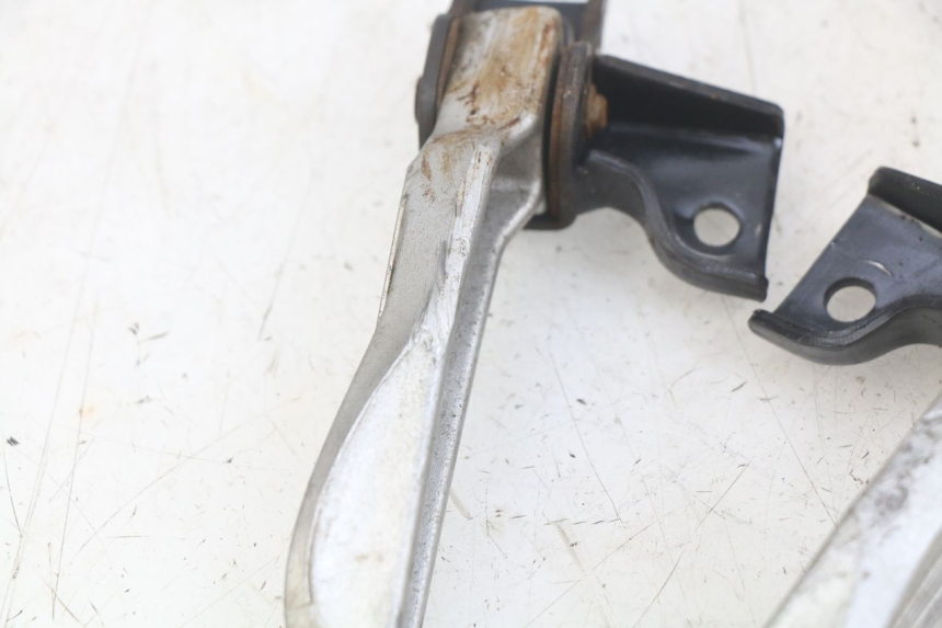 photo de SET ACHTERSTE VOETSTEUNEN PEUGEOT TWEET 4T 50 (2018 - 2022) - Detail van het onderdeel