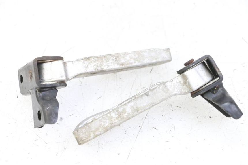 photo de SET ACHTERSTE VOETSTEUNEN PEUGEOT TWEET 4T 50 (2014 - 2019) - Bevestigingspunten