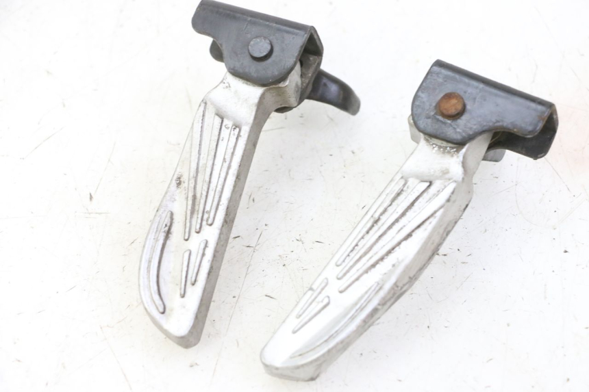 photo de SET ACHTERSTE VOETSTEUNEN PEUGEOT TWEET 4T 50 (2018 - 2022) - Zoom op gebruiksstaat