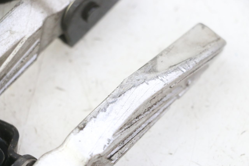 photo de SET ACHTERSTE VOETSTEUNEN PEUGEOT TWEET 4T 50 (2018 - 2022) - Andere kijkhoek