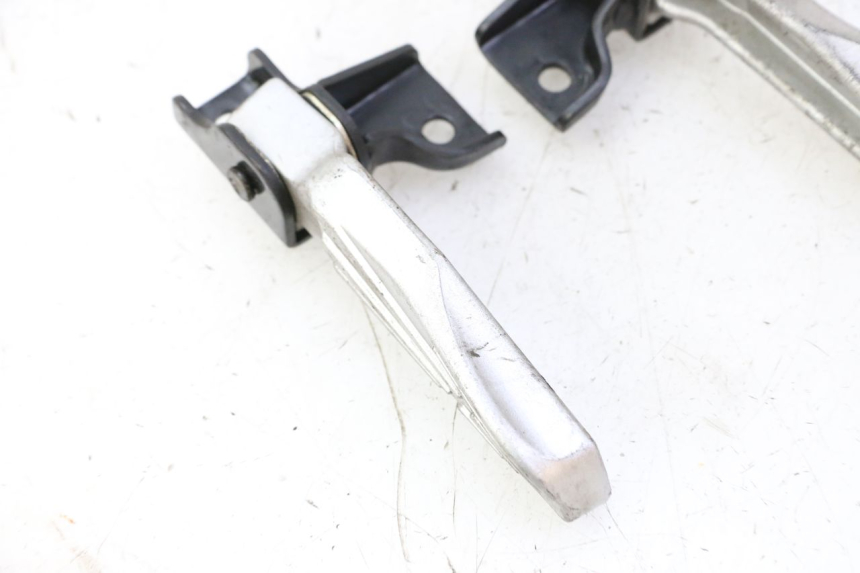 photo de SET ACHTERSTE VOETSTEUNEN PEUGEOT TWEET PRO CARGO 50 (2018 - 2022) - Zoom op gebruiksstaat