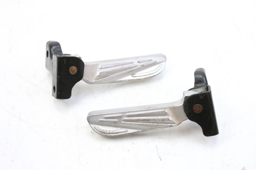 photo de SET ACHTERSTE VOETSTEUNEN PEUGEOT TWEET 125 (2010 - 2017) - Hoofdaanzicht