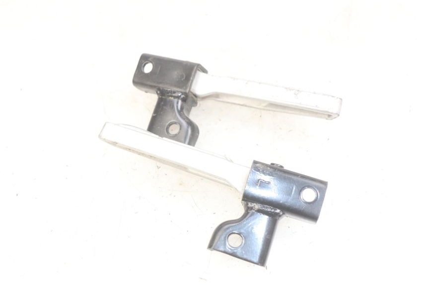 photo de SET ACHTERSTE VOETSTEUNEN PEUGEOT TWEET 125 (2018 - 2021) - Zoom op gebruiksstaat