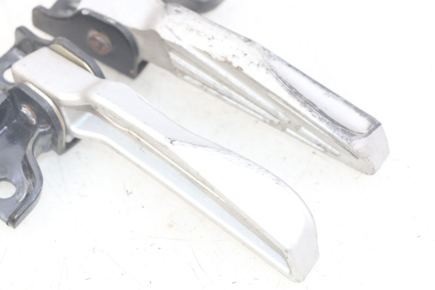 photo de SET ACHTERSTE VOETSTEUNEN PEUGEOT TWEET 125 (2018 - 2021) - Technische close-up