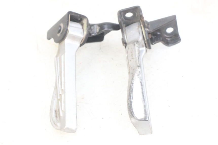 photo de SET ACHTERSTE VOETSTEUNEN PEUGEOT TWEET 125 (2018 - 2021) - Bevestigingspunten