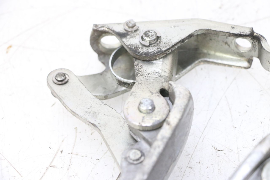 photo de SET ACHTERSTE VOETSTEUNEN PIAGGIO VESPA GTS SUPER IE 125 (2009 - 2016) - Kenmerkende details