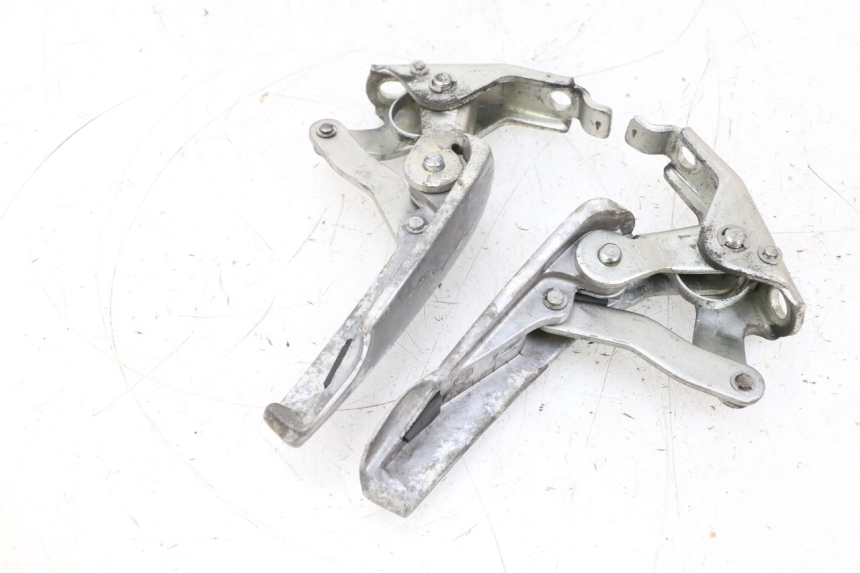 photo de SET ACHTERSTE VOETSTEUNEN PIAGGIO VESPA GTS SUPER IE 125 (2009 - 2016) - Zoom op componenten