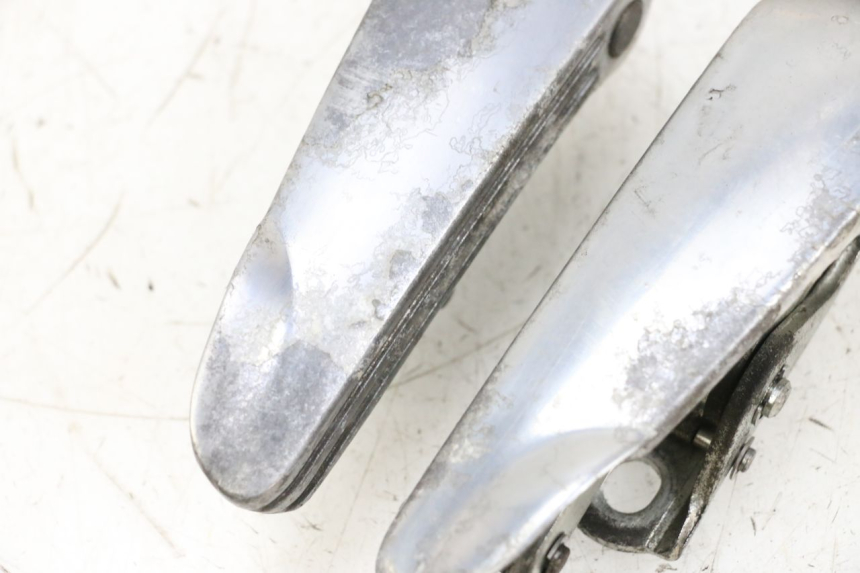 photo de SET ACHTERSTE VOETSTEUNEN PIAGGIO VESPA GTS SUPER IE 125 (2009 - 2016) - Staat van het oppervlak