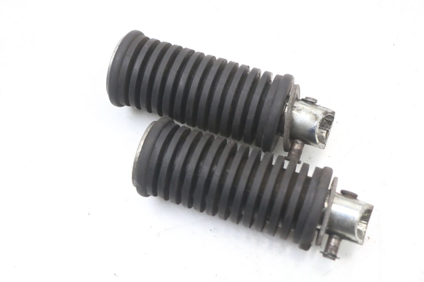 photo de SET ACHTERSTE VOETSTEUNEN SUZUKI VL INTRUDER 125 (2004 - 2007) - Andere kijkhoek