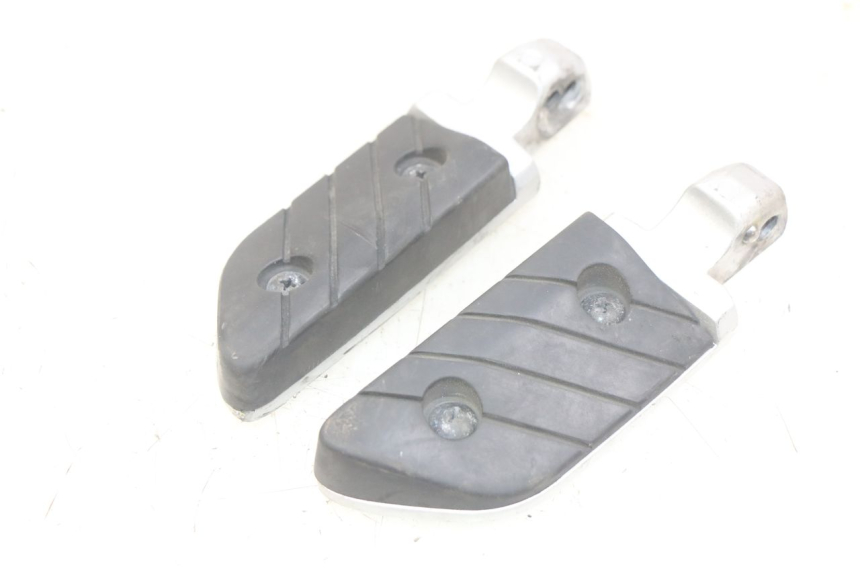 photo de SET ACHTERSTE VOETSTEUNEN YAMAHA X-CITY XCITY 125 (2007 - 2013) - Hoofdaanzicht