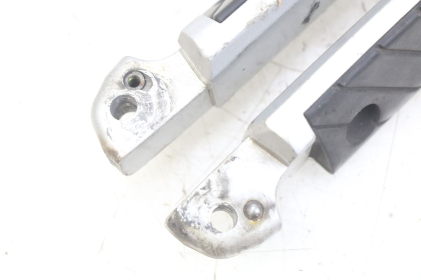 photo de SET ACHTERSTE VOETSTEUNEN YAMAHA X-CITY XCITY 125 (2007 - 2013) - Zoom op gebruiksstaat