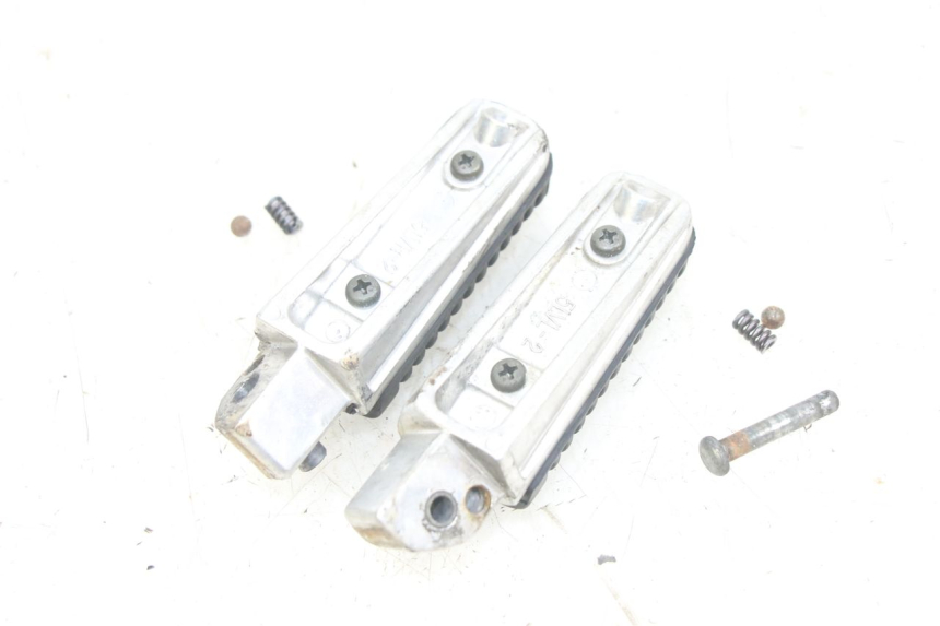 photo de SET ACHTERSTE VOETSTEUNEN YAMAHA X-MAX XMAX 250 (2006 - 2009) - Detail van het onderdeel