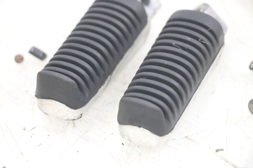 photo de SET ACHTERSTE VOETSTEUNEN YAMAHA X-MAX XMAX 250 (2006 - 2009) - Zoom op gebruiksstaat