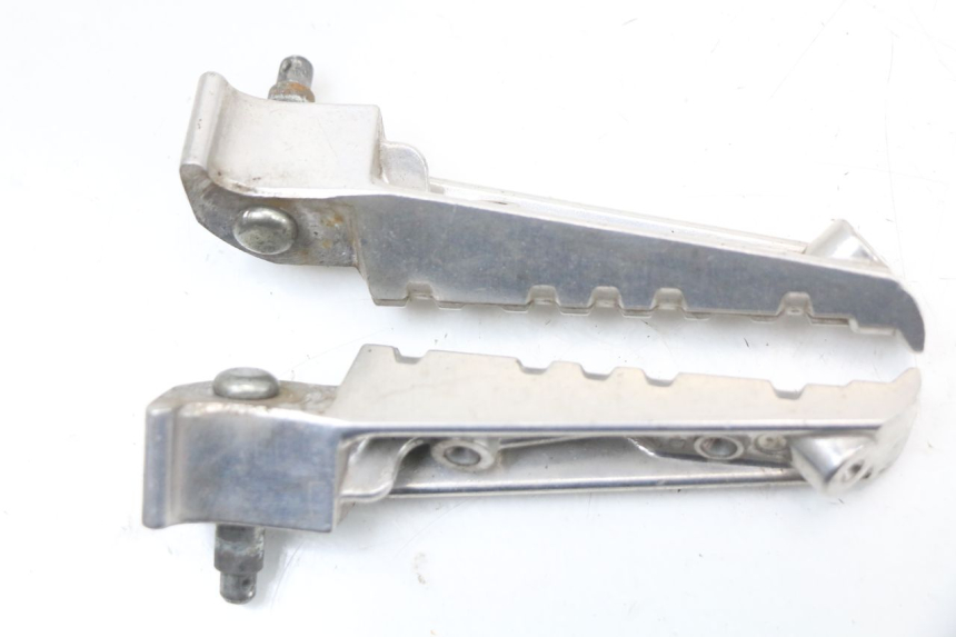 photo de SET ACHTERSTE VOETSTEUNEN YAMAHA X-MAX XMAX 125 (2010 - 2013) - Andere kijkhoek