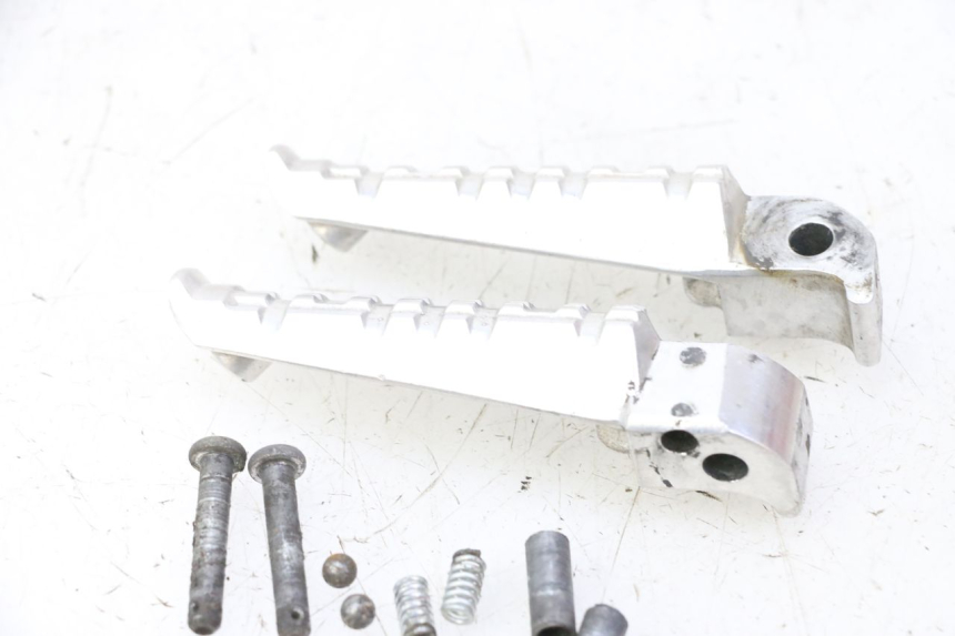 photo de SET ACHTERSTE VOETSTEUNEN YAMAHA X-MAX XMAX 125 (2010 - 2013) - Technische close-up