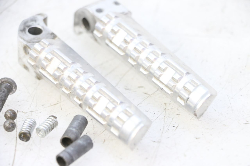 photo de SET ACHTERSTE VOETSTEUNEN YAMAHA X-MAX XMAX 125 (2010 - 2013) - Overzicht