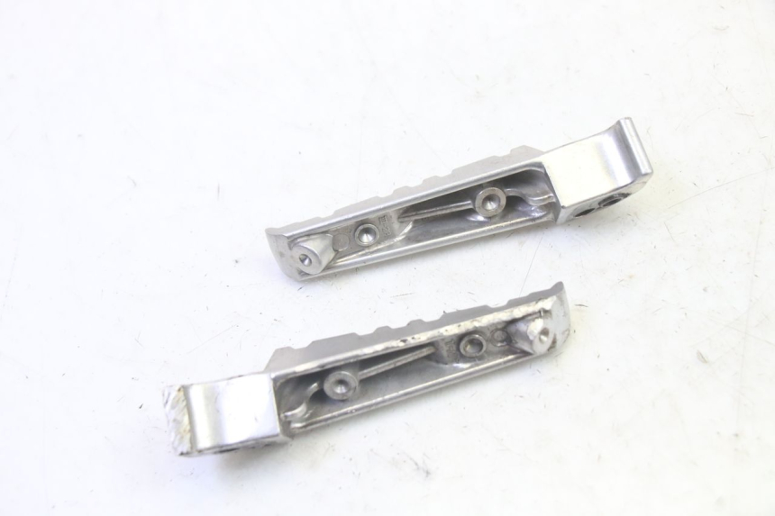 photo de SET ACHTERSTE VOETSTEUNEN YAMAHA X-MAX XMAX 125 (2010 - 2013) - Zoom op gebruiksstaat