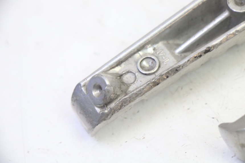 photo de SET ACHTERSTE VOETSTEUNEN YAMAHA X-MAX XMAX 125 (2010 - 2013) - Technische close-up