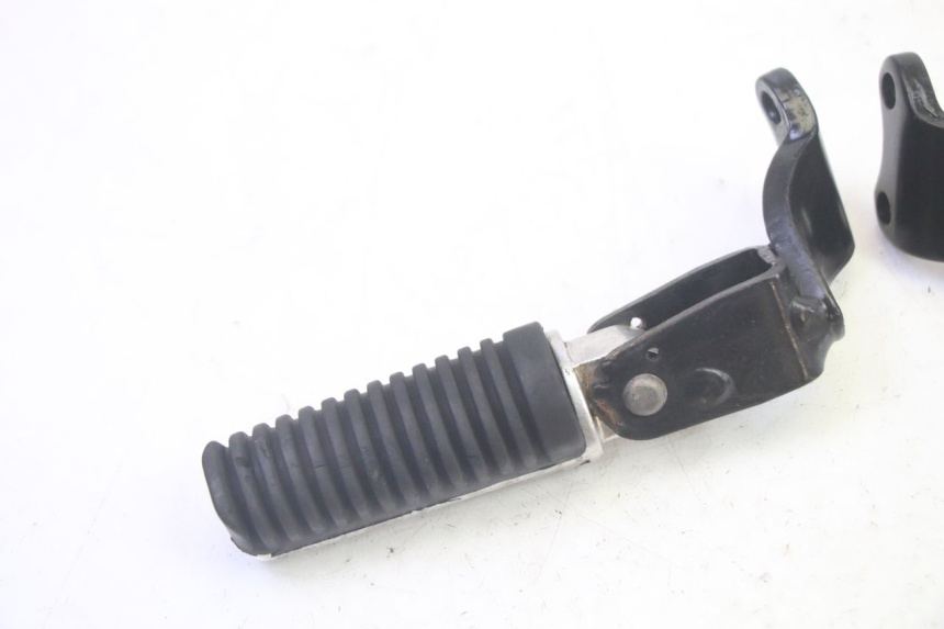 photo de SET ACHTERSTE VOETSTEUNEN YAMAHA XMAX X-MAX 125 (2006 - 2009) - Zoom op gebruiksstaat