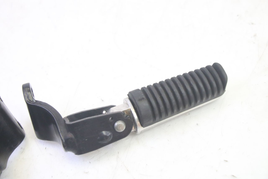 photo de SET ACHTERSTE VOETSTEUNEN YAMAHA XMAX X-MAX 125 (2006 - 2009) - Andere kijkhoek