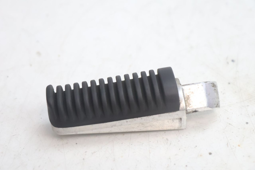 photo de SET ACHTERSTE VOETSTEUNEN YAMAHA XMAX X-MAX 125 (2006 - 2009) - Detail van het onderdeel