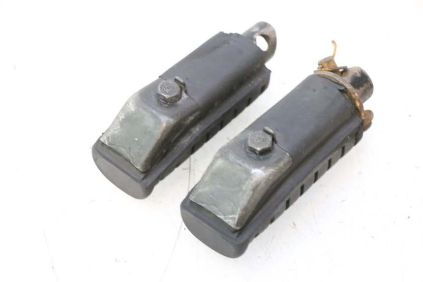 photo de PAAR ACHTERSTE VOETSTEUNEN HONDA XRV AFRICA TWIN 750 (1990 - 1992) - Overzicht