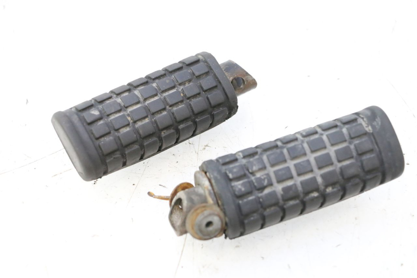 photo de PAAR ACHTERSTE VOETSTEUNEN HONDA XRV AFRICA TWIN 750 (1990 - 1992) - Bevestigingspunten